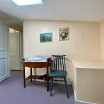 La Casa Poliglota aux portes de la Cité médiévale